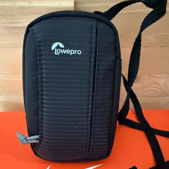 Nikon Coolpix W100 Camera - Picture 5 of 9